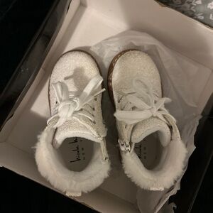 Glittery white toddler girl boots size 6